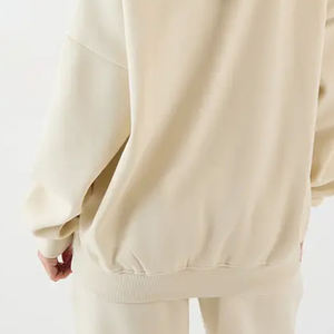 Sweat à capuche en polaire de style simple pour femmes avec un design de pull-over avec des poches kangourou et des manches longues avec un design de logo pour la vente en gros - Product Image 5