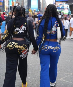 .ชุดวอร์มลำลองสำหรับผู้หญิงชุดวิ่งออกกำลังกายใส่สบายน้ำหนักเบาสำหรับออกกำลังกายวิ่งและทำกิจกรรมกลางแจ้ง - Product Image 1