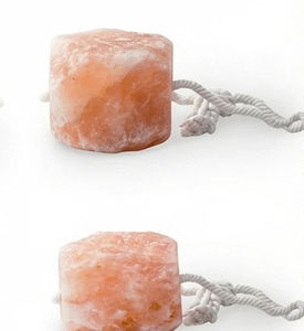 Bloque de Sal Rosa del Himalaya en Cuerda de 1-2 kg para Caballos, Ganado, Suplemento Mineral, Alimento para Animales - Product Image 2