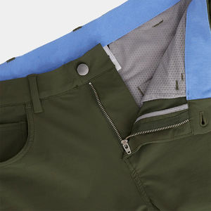 กางเกงกอล์ฟผู้ชายขายส่ง น้ำหนักเบา ระบายอากาศได้ดี ผลิตจากผ้าสแปนเด็กซ์/โพลีเอสเตอร์ สีเขียวมะกอก ทรงลำลอง ยืดได้ เอวกลาง ทรงตรง - Product Image 6