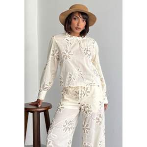 Blusa de Mujer con Cordones - Product Image 4