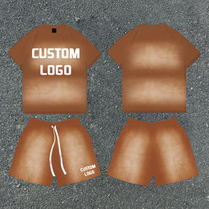 Conjunto de dos piezas de ropa urbana para hombre: shorts y camiseta con efecto desgastado por el sol, ideal para correr. - Product Image 1