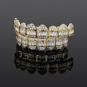 Personnalisé Glacé Hip Hop Personnaliser S925 Argent Grillz Entièrement Étincelant Rond Et Baguette Coupe Vvs Moissanite Diamants Grillz - Product Image 1