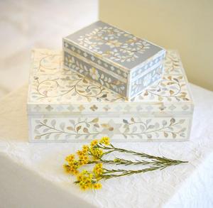 รูปปั้นเรซินที่สร้างสรรค์แบบนอร์ดิกรูปปั้นตั้งโต๊ะขนาดเล็กสไตล์มินิมอลลิสต์พร้อมดวงตากระจกสำหรับการออกแบบตกแต่งภายในบ้าน - Product Image 4