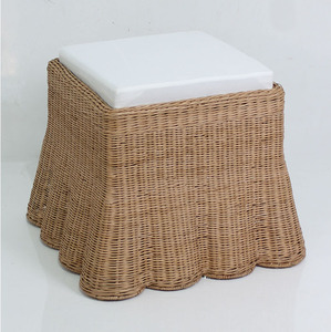 Taburete de mimbre cuadrado - Product Image 1