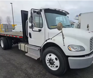 Low Mileage Used 2018 For-<b>Freightliner</b> M2 106 16 24 ft Flatbed <b>Truck</b> - 260HP, 6 Speed Automatic LHD/RHD Export Ready Worldwide - Product Image 6