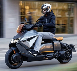 สกู๊ตเตอร์ไฟฟ้ารุ่นใหม่ BM CE 04 กำลังไฟ 31 กิโลวัตต์ 42 แรงม้า ความเร็วสูงสุด 120 กม./ชม. ระยะทางวิ่งสูงสุด 130 กม. แบตเตอรี่ 8.9 กิโลวัตต์ชั่วโมง พร้อมหน้าจอแสดงผลอัจฉริยะ TFT - Product Image 5