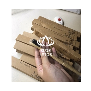 Brosse à dents en bambou de qualité supérieure, matériau pur, idéale pour les kits de voyage de boutique et comme pièce d'ameublement artistique pour appartements modernes - Product Image 1