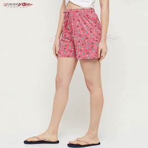 Short décontracté imprimé pour femme avec taille élastique et tissu doux pour l'été Short décontracté pour femme - Product Image 3