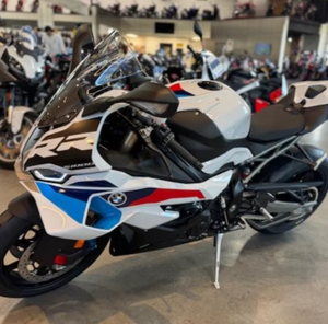 2026 La mejor moto comercial en subasta S1000RR 999cc 205hp (151kW) 13,000rpm. Listo para enviar - Product Image 1
