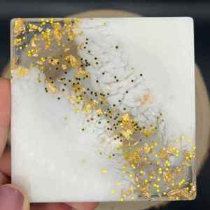 Dessous de verre artistiques en résine avec des couleurs scintillantes en couches, tapis époxy faits à la main, idéaux pour le café de table à la maison et les coffrets cadeaux - Product Image 3