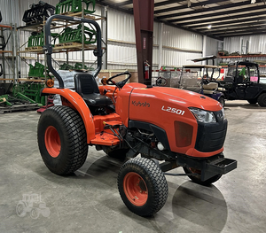 Tracteur à roues d'occasion KUBOTA L2501 2021, moteur et boîte de vitesses 80 CV avec pompe et roulement, prêt à être expédié - Product Image 1