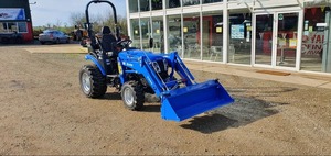 NOUVEAU 2023 SOLIS 26 TRACTEUR MONOAXIAL HYDROSTATIQUE avec CHARGEUR MOTEUR 22 CV BOÎTE DE VITESSES & POMPE - Product Image 3