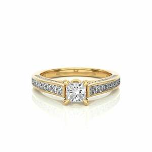 Bague de fiançailles pour femme, solitaire taille princesse avec diamant d'accentuation - Product Image 2