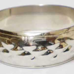 Bracelet tendance en argent martelé de haute qualité, fait à la main, pour femmes, élégant, plaqué platine, large, bijoux de mode - Product Image 1