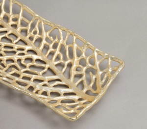 Elegante bandeja de fruta de metal con diseño de hoja larga con acabado antiguo, perfecta para centro de mesa, decoración de comedor y uso de regalos - Product Image 2