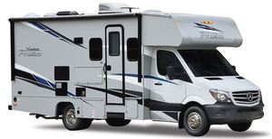 Coachmen asequible Prism Class C RV a la venta Gran oportunidad para compradores de bajo presupuesto con un precio para vender rápido - Product Image 2