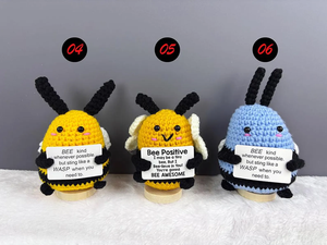 Muñeco de ganchillo hecho a mano, juguete energético y emocional, abeja amuleto de la suerte con alas, abeja de bolsillo para abrazar, abeja feliz, regalo de coraje, llavero, regalo de graduación - Product Image 5
