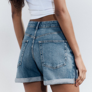 Personnalisé femmes vierge lavé à l'acide de haute qualité coupe régulière jambe droite shorts pantalon ourlets pliés jean denim jorts pour femmes - Product Image 2