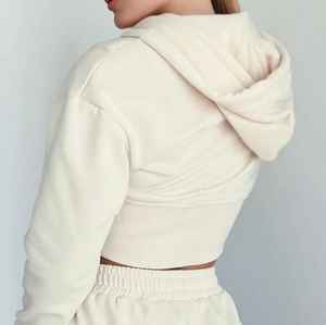 Best Selling <b>Women</b> Crop <b>Top</b> Hoodies with Front Custom Logo Printing Eco-Friendly Breathable Casual Streetwear Drop Shoulder - Product Image 2