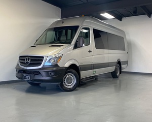 Camping-cars de luxe personnalisés pour la famille, neufs, Sprinter, à vendre, 4-6 personnes, aluminium, charge utile de 3000 kg, modernes - Product Image 2
