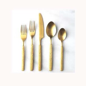Cubiertos de metal modernos chapados en oro con mango en forma de maíz Juego de cubiertos decorativos de 4 Diseño de lujo para uso doméstico y hotelero - Product Image 1