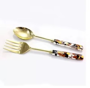 Ensemble de serveurs à salade écologiques avec poignées en acrylique, compatibles lave-vaisselle, manches en acier poli, couverts fourchette et cuillère pour servir la salade et le riz - Product Image 4