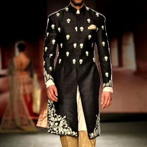 NUEVO-ÚLTIMO-HERMOSO-BORDADO EN EL NOVIO SHERWANI Y PANTALÓN NEGRO CON CUENTAS DE CRISTAL EMBELLECEDADAS, TRABAJO DE DABKA PARA BODA = 2024 - Product Image 1