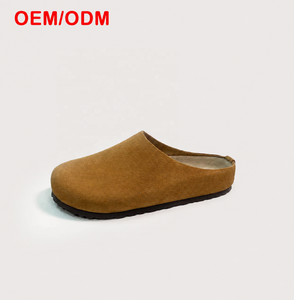 Mules décontractées en cuir de vache véritable de qualité supérieure avec boucle réglable, bout fermé et semelle en liège, pour hommes et femmes, vente en gros - Product Image 2