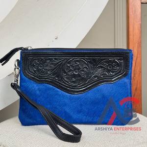 Portefeuille pour femme en cuir usiné à la main de haute qualité avec logo personnalisé Pochette de bracelets en cuir de vachette bleu de créateur de mode - Product Image 1