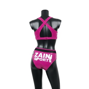 Conjunto de Bikini Premium para Mujer en Poliéster y Spandex GSM, Rosa y Negro con Paneles en Contraste, Tirantes Cruzados y Logotipo Personalizado - Product Image 2
