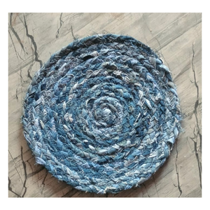 Sets de dessous-de-plat en tissu denim de coton tressé de qualité supérieure 90x90 cm - Sets de dessous-de-plat durables pour la salle à manger, réversibles, rustiques, tissés à la main - Product Image 6