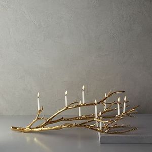 Candelabros rústicos Premium en metal para decoraciones de chimenea de Navidad con elementos cálidos de estilo festivo - Product Image 1