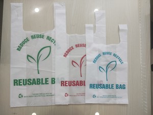 Sac de shopping en plastique HDPE pour t-shirt, recyclage du film blanc Singlet, belle fabrication d'impression colorée au Vietnam - Product Image 5