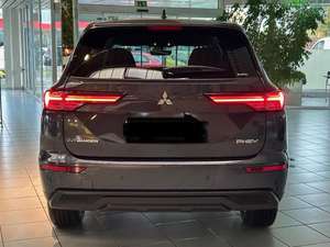 Outlander Híbrido Enchufable 2025 2.4PHEV TOP 4WD 306HP 4 Cilindros Gasolina-Híbrido Transmisión Automática Volante a la Izquierda EN Buen Estado - Product Image 5