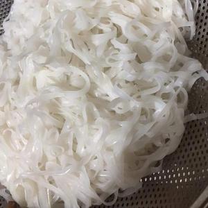 Nouilles Vermicelles Plates en Farine de Riz Blanc Séchées en Bâtonnets Emballage en Sachet Chaînes de Soie 500g Durée de Conservation 24 Mois Qualité A - Product Image 1