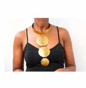 Collier en laiton plaqué or personnalisé de style moderne sculpté, fait main, respectueux de l'environnement, de la marque Factory Outlet - Product Image 3