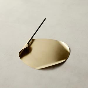 Brûleur d'encens en bois de santal traditionnel de qualité supérieure en laiton, support personnalisé, style indien, usage religieux, durable, logo personnalisé - Product Image 2