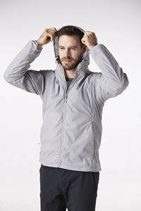 Chaqueta Cortavientos Impermeable de Nailon Ligero para Hombre de Alta Calidad con Capucha, Bolsillos y Protección Solar, Venta al por Mayor - Product Image 6