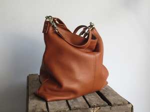 กระเป๋าสะพายข้างหนังแท้สำหรับผู้หญิงสินค้ามาใหม่กระเป๋าโท้ท LHB-0156ทนทานพร้อมซิปปิด - Product Image 2