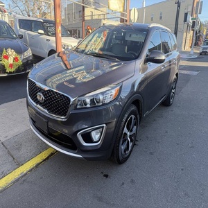 SUV EX AWD Crossover 2018 Sorento d'occasion en excellent état, 6 vitesses, transmission automatique, moteur V6 3.3L, 290 ch, extérieur gris - Product Image 1