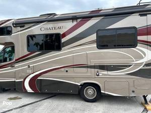 Camping-car T-h-o-r Motor Coach C-h-a-t-e-a-u 24BL 2019 avec climatisation Euro 6 pour 4 à 6 personnes - Product Image 3
