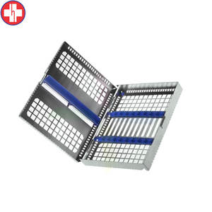 Casete de esterilización perforado de acero inoxidable para 10 instrumentos dentales con bloqueo seguro - Product Image 4