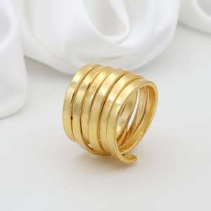 Bague spirale minimaliste en laiton plaqué or 18 carats, multi-couches, vente en gros pour femmes - Product Image 3