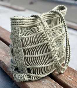 Bolsas hechas a mano de macramé 100% bolsas de algodón personalizadas de un solo color con decoración de cadena y tipo de cierre de cubierta - Product Image 3