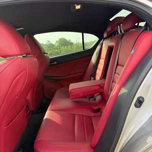 Lexus IS350 2023 d'occasion, en bon état - Product Image 3