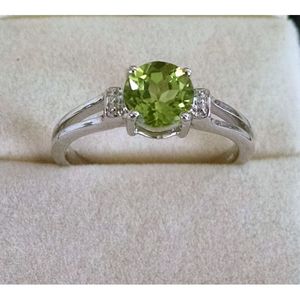 Shah Gems Women's Natural Peridot <b>Solitaire</b> <b>Ring</b> 925 Sterling <b>Silver</b> Moissanite - Product Image 1