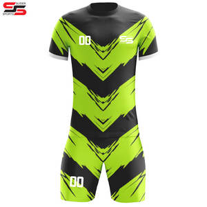 Qualité supérieure Uniforme de football entièrement personnalisé Vente en ligne de football Uniforme de football fabriqué au Pakistan - Product Image 5