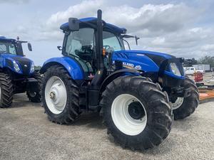 Nuevo Tractor 4wd Olland con cargador T7.210 y maquinaria agrícola - Product Image 3