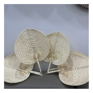 Abanico de Mano de Bambú, Diseño Tradicional Vietnamita Plegable, Varios Tamaños con Construcción Duradera para Eventos Culturales y Pedidos al por Mayor - Product Image 1